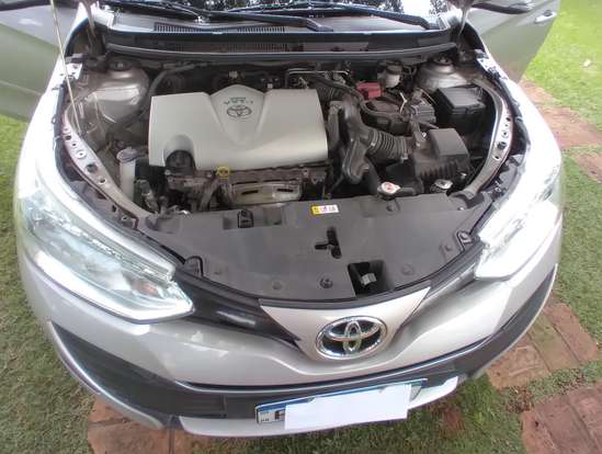 TOYOTA-YARIS-2018