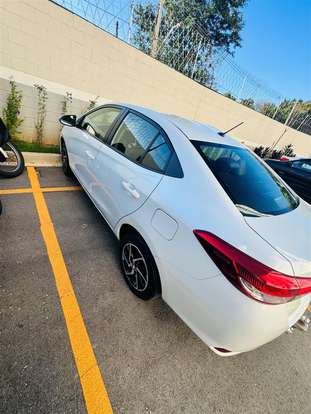 TOYOTA-YARIS-2023
