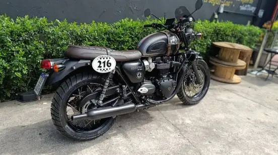 TRIUMPH-BONNEVILLE T120 BLACK 1200-2024