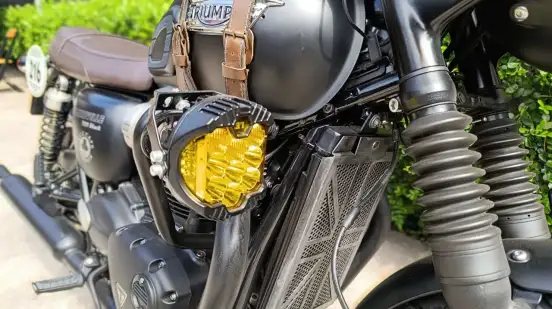 TRIUMPH-BONNEVILLE T120 BLACK 1200-2024