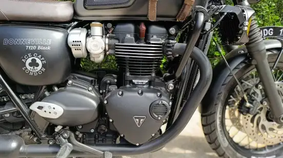 TRIUMPH-BONNEVILLE T120 BLACK 1200-2024