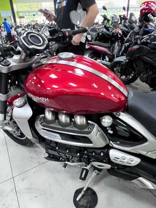 TRIUMPH-ROCKET III R-2022