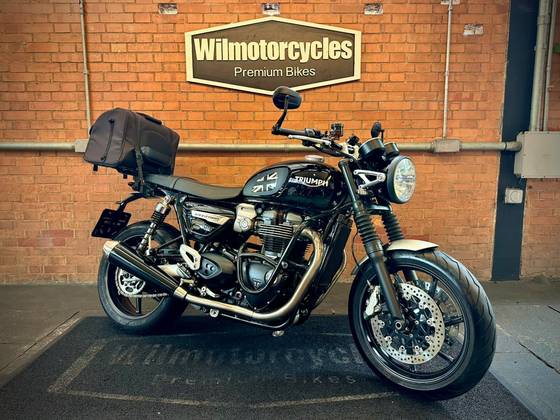 TRIUMPH SPEED TWIN 