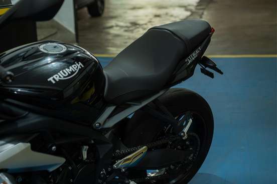 TRIUMPH-STREET TRIPLE 675 ABS-2017