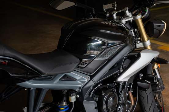 TRIUMPH-STREET TRIPLE 675 ABS-2017