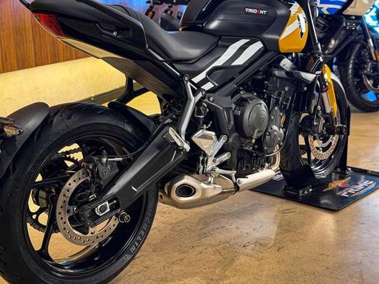 TRIUMPH-TRIDENT 660-2025
