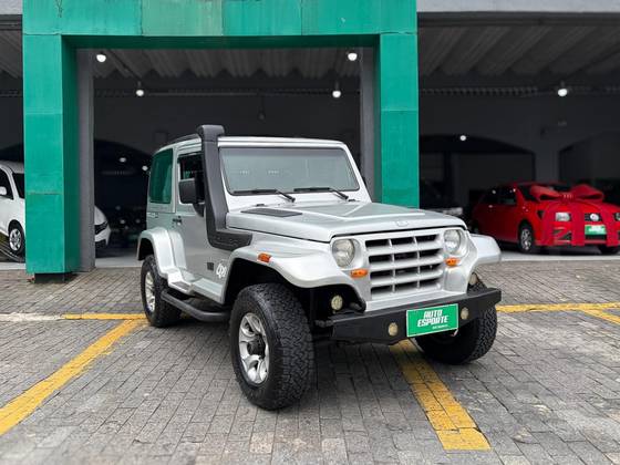 TROLLER T4 2.8 TETO RÍGIDO 12V TURBO INTERCOOLER DIESEL 2P MANUAL