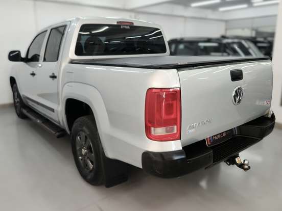 VOLKSWAGEN-AMAROK-2011