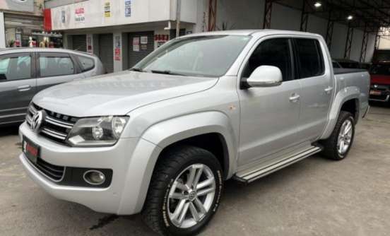VOLKSWAGEN-AMAROK-2015