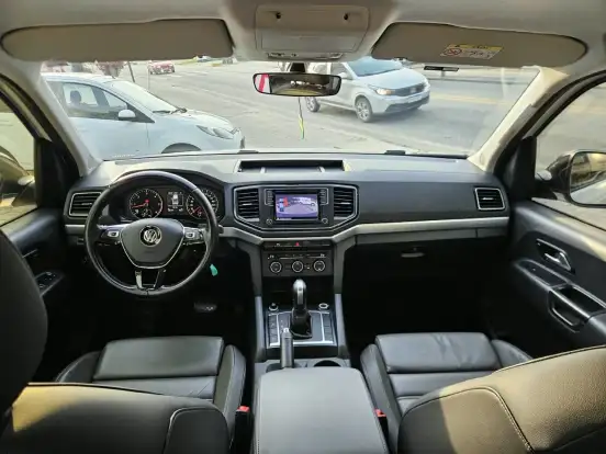 VOLKSWAGEN-AMAROK-2021