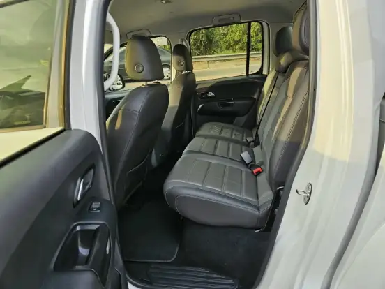 VOLKSWAGEN-AMAROK-2021