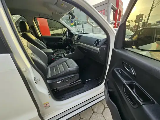 VOLKSWAGEN-AMAROK-2021