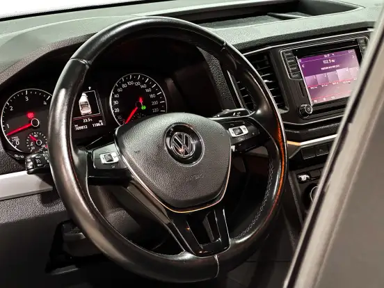 VOLKSWAGEN-AMAROK-2022