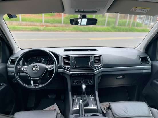 VOLKSWAGEN-AMAROK-2021