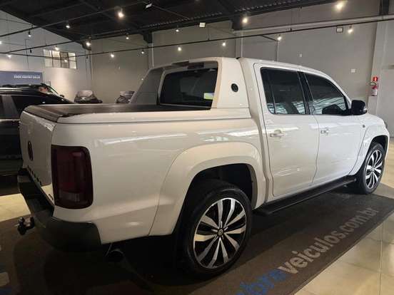 VOLKSWAGEN-AMAROK-2023