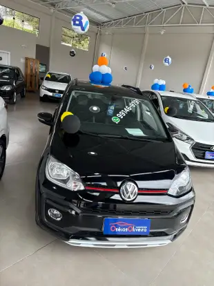 VOLKSWAGEN-CROSS UP-2017