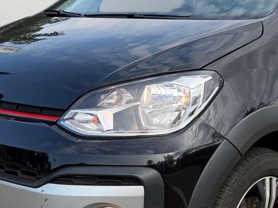 VOLKSWAGEN-CROSS UP-2019