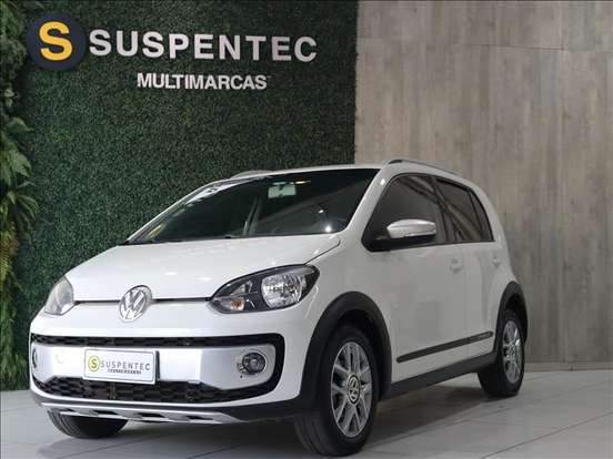 VOLKSWAGEN-CROSS UP-2015