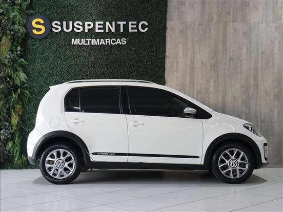 VOLKSWAGEN-CROSS UP-1.0 TSI 12V FLEX 4P MANUAL VOLKSWAGEN-CROSS UP-2015