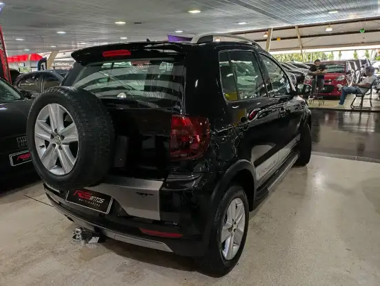 VOLKSWAGEN-CROSSFOX-2011