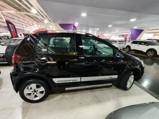 VOLKSWAGEN-CROSSFOX-2011