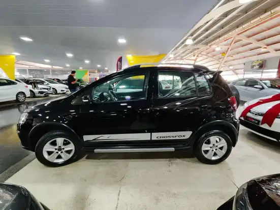 VOLKSWAGEN-CROSSFOX-2011