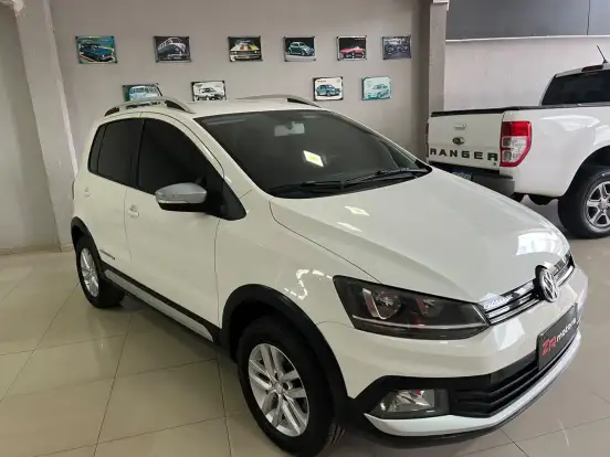 VOLKSWAGEN-CROSSFOX-1.6 MSI FLEX 16V 4P MANUAL VOLKSWAGEN-CROSSFOX-2015