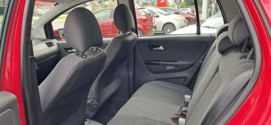 VOLKSWAGEN-CROSSFOX-2012