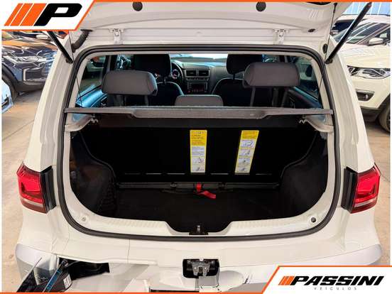 VOLKSWAGEN-CROSSFOX-2015