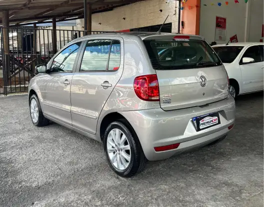 VOLKSWAGEN-FOX-2012