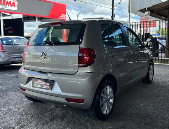 VOLKSWAGEN-FOX-2012