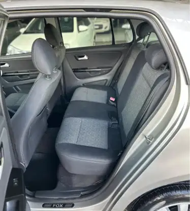 VOLKSWAGEN-FOX-2012