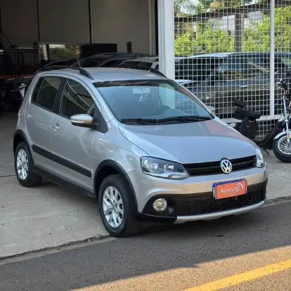 VOLKSWAGEN-FOX-2014