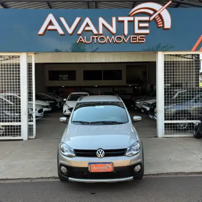VOLKSWAGEN-FOX-2014