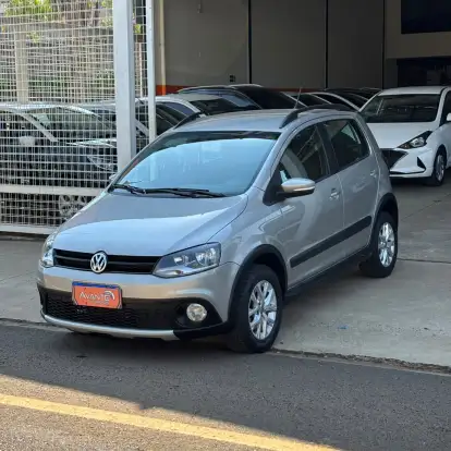 VOLKSWAGEN-FOX-2014