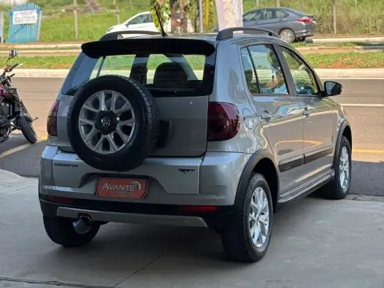 VOLKSWAGEN-FOX-1.6 MI 8V FLEX 4P MANUAL VOLKSWAGEN-FOX-2014