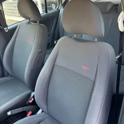 VOLKSWAGEN-FOX-2014