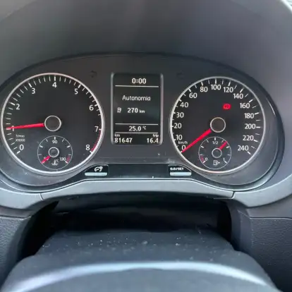 VOLKSWAGEN-FOX-2014