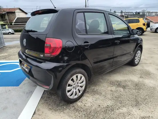 VOLKSWAGEN-FOX-2014