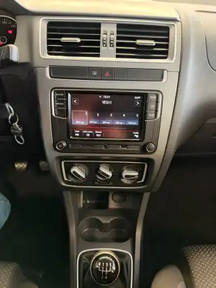 VOLKSWAGEN-FOX-2018