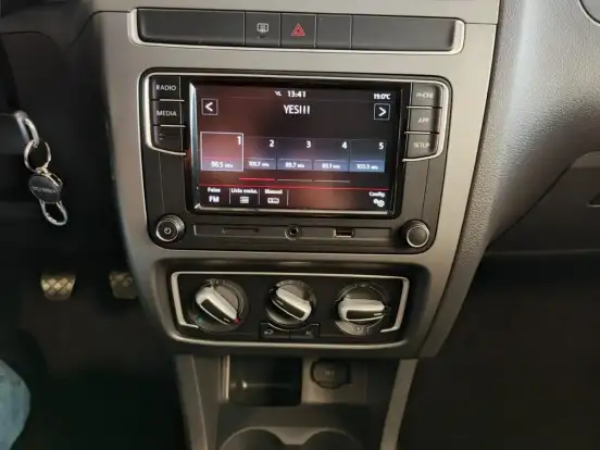 VOLKSWAGEN-FOX-1.6 MSI TOTAL FLEX CONNECT 4P MANUAL VOLKSWAGEN-FOX-2018