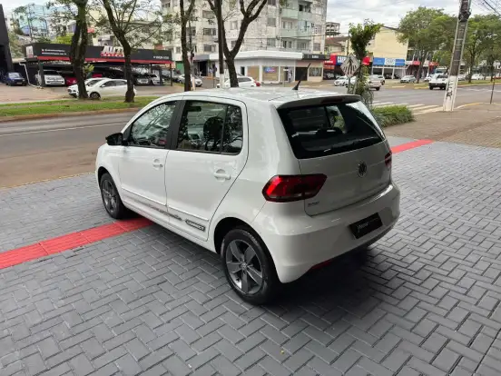VOLKSWAGEN-FOX-2019