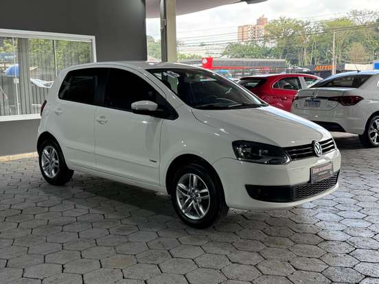 VOLKSWAGEN-FOX-2012