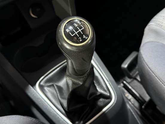 VOLKSWAGEN-FOX-2012