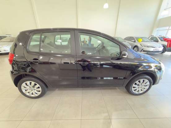 VOLKSWAGEN-FOX-2012