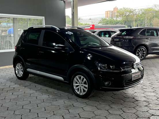 VOLKSWAGEN-FOX-2017