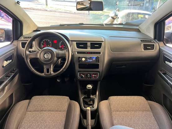 VOLKSWAGEN-FOX-2013