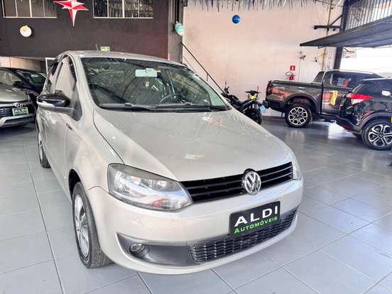 VOLKSWAGEN-FOX-2013