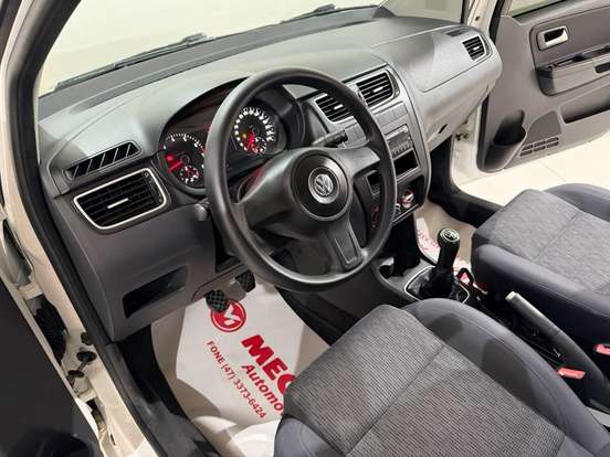 VOLKSWAGEN-FOX-2013
