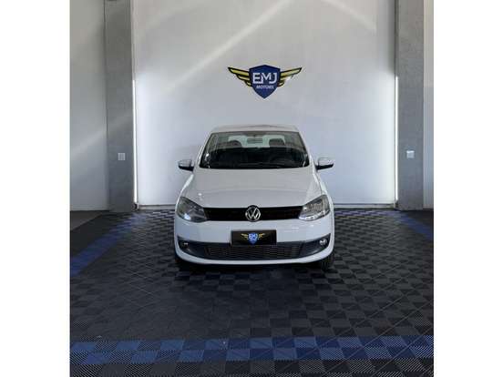 VOLKSWAGEN-FOX-2014
